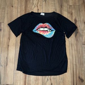 rainbow lips tee